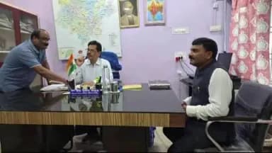 କୋଟପାଡ: କୋଟପାଡ଼ ଗୋଷ୍ଠୀ ସ୍ୱାସ୍ଥ୍ୟ କେନ୍ଦ୍ର ର ସମସ୍ୟା ସମାଧାନ କରିବାପାଇଁ ସିଡିଏମଓ ଙ୍କ ଦୃଷ୍ଟି ଆକର୍ଷଣ କଲେ ବିଧାୟକ ରୁପୁ ଭତ୍ରା