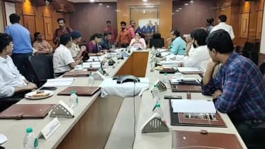 ফরিদপুর দুর্গাপুর: আসানসোল দুর্গাপুরের উন্নয়নে জরুরি বৈঠক, একাধিক প্রকল্পের অগ্রগতি নিয়ে পর্যালোচনা