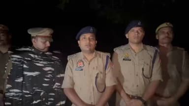 #SPBallia श्री ओमवीर सिंह के निर्देशन में स्वाट/सर्विलांस व #Ps_बैरिया पुलिस टीम की संयुक्त कार्यवाही में पुलिस मुठभेड़ में 5 नफर अन्तर्राज्यीय वाहन चोर अभियुक्तों को किया गया गिरफ्तार,इस सम्बन्ध में #ASP(S) बलिया श्री संजय वर्मा की वीडियो बाइट #ballia #बलिया #Uppolice https://t.co/k6E2n7mYZH