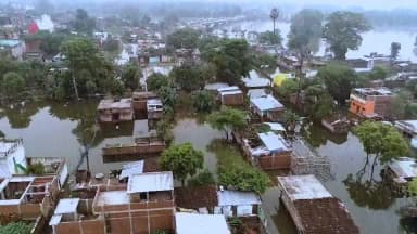 🌧️ बाढ़ से बचाव ही सबसे बड़ा बचाव है।
संभावित बाढ़ की स्थिति में सतर्क रहें और प्रशासन द्वारा जारी सुरक्षा निर्देशों का पालन करें।
✅ केवल स्वच्छ एवं सुरक्षित पेयजल का उपयोग करें।
✅ ओआरएस, जिंक एवं आवश्यक दवाइयाँ अपने पास रखें।
✅ जलभराव वाले क्षेत्रों से दूर रहें तथा बच्चों को बाढ़ के पानी में न जाने दें।
✅ राहत एवं बचाव सामग्री पहले से सुरक्षित स्थान पर रखें।
✅ किसी भी आपात स्थिति में तुरंत प्रशासन एवं स्वास्थ्य विभाग से संपर्क करें।
आपदा नहीं हो भारी, यदि पूरी हो तैयारी।
📞 आपातकालीन सहायता:
राज्य आपातकालीन संचालन केंद्र (SEOC)
टोल फ्री: 1070
मो.: 7070290170
#Aurangabad #Bihar #FloodSafety #Monsoon #DisasterManagement #StaySafe #आपदा_प्रबंधन #बाढ़_सुरक्षा #सतर्क_रहें
Bsdma Disaster Management Department Govt. of Bihar Information & Public Relations Department, Government of Bihar CMO Bihar
