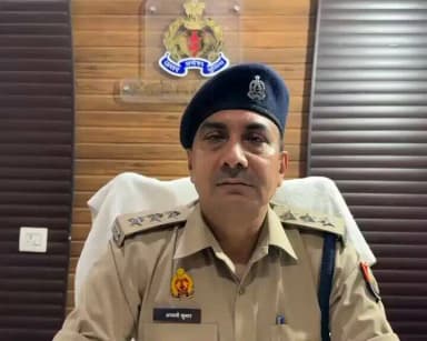 #BijnorPolice
थाना धामपुर क्षेत्रान्तर्गत एक महिला द्वारा दिये गये प्रार्थना पत्र में एक व्यक्ति द्वारा अपना नाम एवं धर्म छिपाकर विवाह करने के आरोप में स्थानीय पुलिस द्वारा की जा रही कार्यवाही के संबंध में क्षेत्राधिकारी धामपुर, जनपद बिजनौर की बाइट।
#UPPolice https://t.co/n68iORMavw