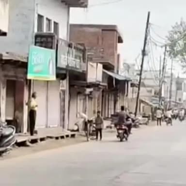 खेरागढ़: कागारौल में बिजली कटौती के विरोध में प्रदर्शन, एक व्यक्ति ने किया आत्मदाह का प्रयास