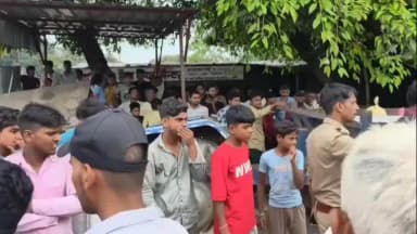 हसनपुर: ढवारसी में जलेबी के ठेले पर खड़े युवक को तेज रफ्तार ट्रैक्टर ने रौंदा, मौके पर युवक की मौत, महिला घायल