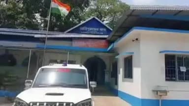 কালচিনি: ৩১ নম্বর জাতীয় সড়কের নিমতি পুলিশ ফাঁড়ি সংলগ্ন এলাকায় দুর্ঘটনা