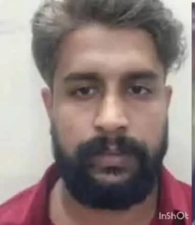 അമ്പലപ്പുഴ: വഴിയിൽ അലഞ്ഞു നടന്നവരുടെ രേഖകൾ വാങ്ങി പണമിടപാട് നടത്തി ഒളിച്ച് നടന്നവർ പിടിയിൽ