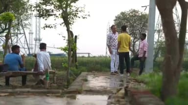 🌊 बाढ़ का पानी उतर गया है, लेकिन सावधानी अभी भी ज़रूरी है।
🏠 घर में प्रवेश करने से पहले अच्छी तरह सफाई करें।
💧 केवल उबला, छना एवं सुरक्षित पानी ही पिएँ।
🧼 भोजन से पहले साबुन से हाथ धोएँ और स्वच्छता बनाए रखें।
⚡ बिजली के खंभों एवं क्षतिग्रस्त तारों से दूर रहें।
💊 ORS एवं जिंक की गोलियाँ साथ रखें और स्वास्थ्य संबंधी परेशानी होने पर तुरंत स्वास्थ्यकर्मी से संपर्क करें।
सतर्कता ही सुरक्षा है।
आपदा नहीं हो भारी, यदि पूरी हो तैयारी। ✅
📞 आपातकालीन सहायता: 1070 | 112
#बाढ़_सुरक्षा #FloodSafety #Bihar #आपदा_प्रबंधन #StayAlert #staysafe
Bsdma Disaster Management Department Govt. of Bihar Information & Public Relations Department, Government of Bihar CMO Bihar