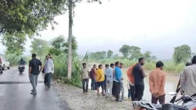 महाराजगंज: अहिरौली में देवरिया शाखा नहर में फंसी डॉल्फिन का रेस्क्यू धीमा