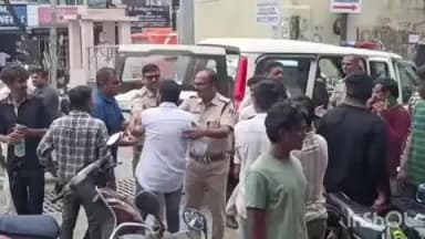 ସମ୍ବଲପୁର: ସମ୍ବଲପୁର ଗଙ୍ଗାଧର ମେହେର ବିଶ୍ୱବିଦ୍ୟାଳୟ ସମ୍ମୁଖରୁ ଆନ୍ଦୋଳନକାରୀଙ୍କୁ ଉଠାଇ ନେଲା ପୋଲିସ