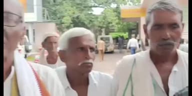 करौली: मामचारी में शराब का ठेका हटाने की मांग को लेकर लोगों ने जिला कलेक्टर को सौंपा ज्ञापन, आंदोलन की चेतावनी