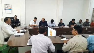 कलेक्टर श्री ऋतुराज की अध्यक्षता में जिले के कृषि रोड मेप के संबंध में कलेक्टर कार्यालय सभाकक्ष में बैठक आयोजित की गई।
#dewas #देवास
@JansamparkMP
@minmpkrishi
@CMMadhyaPradesh
@DrMohanYadav51
@CommissionerUJN
@riturajias https://t.co/8DP3EFtqew
