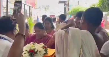 హిమాయత్ నగర్: బల్కంపేట రేణుక ఎల్లమ్మ అమ్మవారి కల్యాణోత్సవానికి సతీసమేతంగా హాజరైన మంత్రి పొన్నం ప్రభాకర్