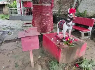टांडा: सम्मनपुर थाने से 300 मीटर दूर काली माता मंदिर में चोरी, दानपात्र तोड़कर हजारों की नकदी पार, पुलिस जांच में जुटी