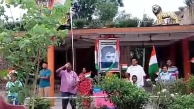 জয়নগর ১: স্বাধীনতা সংগ্রামী ফাঁসির মঞ্চে শহীদ মনোরঞ্জন ভট্টাচার্যের ১১৭ তম জন্মদিন পূর্ণ শ্রদ্ধায় পালন ঘোষের চকে