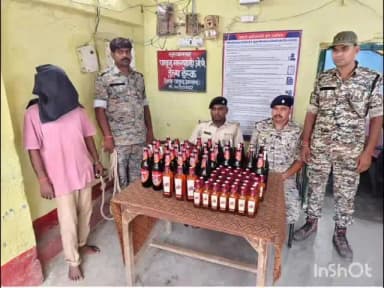 पाकुड़: गुप्त सूचना पर पुलिस ने घर पर छापा मारा, विदेशी शराब और बियर बरामद