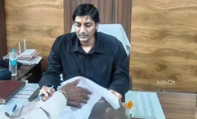 अतर्रा: उपजिलाधिकारी शैलेन्द्र कुमार मिश्रा ने अधिवक्ताओं के साथ की समन्वय बैठक