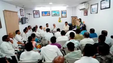 మేడ్చల్: కూకట్పల్లిలో ఎస్ఐఆర్ పై బీఆర్ఎస్ నేతలకు ఎమ్మెల్యే మాధవరం కృష్ణారావు దిశా నిర్దేశం