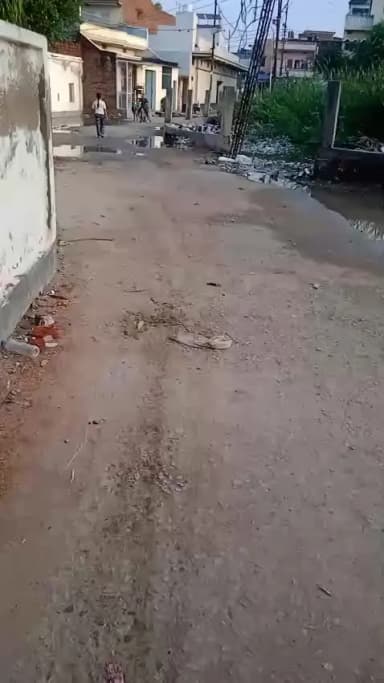 alinagar Gawshya masjid ma namz pad na madikat ho rahi hi
