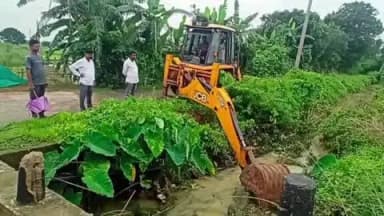 ଘସିପୁରା: ହାଟଡିହି ବ୍ଲକ ଉପାଧ୍ୟକ୍ଷ ରତିକାନ୍ତ ରାଉତଙ୍କ ଉଦ୍ୟମରେ ଶିବନାରାୟଣପୁର କେନାଲ ସଫା ହୋଇଛି