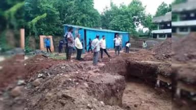 ଭଦ୍ରକ ଗ୍ରାମାଞ୍ଚଳ: ଭଦ୍ରକ ସୌନ୍ଦର୍ଯ୍ୟକରଣ କାର୍ଯ୍ୟରେ ଉଚ୍ଛେଦ ହୋଇଥିବା ଦୋକାନୀ ଭାଇମାନଙ୍କ ପୁନର୍ବାସ ପାଇଁ ଆରମ୍ଭ ହେଲା କାର୍ଯ୍ୟ