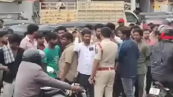 ఇబ్రహీంపట్నం: గిగ్ వర్కర్ల సమస్యలను పరిష్కరించాలని ఎల్బీనగర్లో నిరసన, భారీగా మోహరించిన పోలీసులు