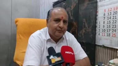 जैसलमेर: महिला को वीडियो बनाकर ब्लैकमेल करने के मामले में अधिवक्ता राजकुमार व्यास ने की प्रेस वार्ता, न्याय दिलाने का किया आश्वासन