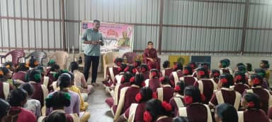 నారాయణపేట్: ఉట్కూరు టీఎస్డబ్ల్యూఆర్జేసీ షి టీమ్ ఆధ్వర్యంలో విద్య, మహిళల భద్రతపై అవగాహన