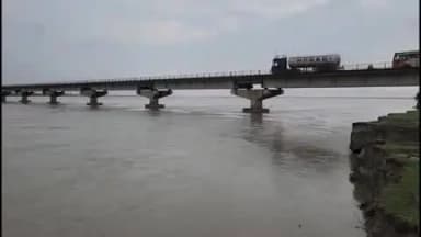 करनैलगंज: गोंडा में बाढ़ का अलर्ट, घाघरा खतरे के निशान से 17 सेमी नीचे