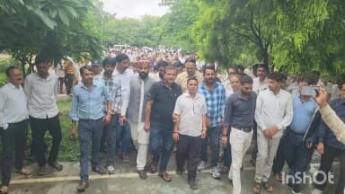 ग्यारसपुर: CM हेल्पलाइन के दबाव के खिलाफ विदिशा में प्रदर्शन, ग्यारसपुर से भी पहुंचे सचिव-सरपंच