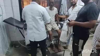 संभल: बख्तियारपुर के चौबे गांव में बुजुर्ग किसान को गीदड़ ने काटा, हालत गंभीर, परिजन जिला अस्पताल लेकर पहुंचे