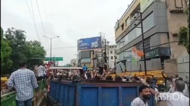 रायपुर: कांग्रेस नेताओं पर और FIR दर्ज, पुलिस से झूमाझटकी, पत्थरबाजी, शासकीय कार्य में बाधा, प्रदर्शन में कई पुलिस जवान हुए घायल