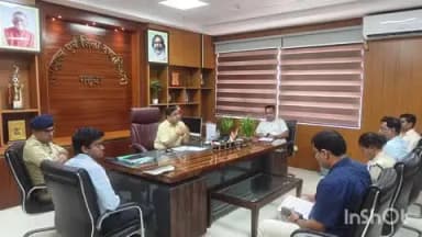 गढ़वा: उपायुक्त कार्यालय में उपायुक्त की अध्यक्षता में हुई जिला टास्क फोर्स की बैठक, तेज छापेमारी और कड़ी कार्रवाई के निर्देश