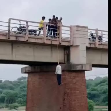 बाह: यूपी: अरनोटा में ससुरालियों की प्रताड़ना से परेशान युवक ने फंदा लगाकर आत्महत्या का प्रयास किया