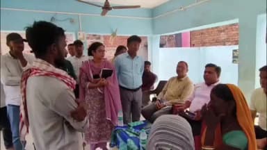 चेवाड़ा: चकंदरा गांव के रविदास टोला में सर्वांगीण विकास, स्थानीय रोजगार व मूलभूत सुविधाओं के लिए जिलाधिकारी ने किया निरीक्षण