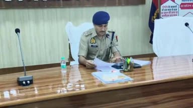 मंझनपुर: 10 दिन पहले कड़ा धाम से चोरी हुई बोलेरो बलिया में मिली, मंझनपुर में एसपी ने किया खुलासा, तीन गिरफ्तार