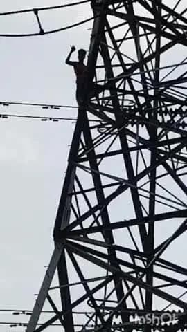 भीटी: भीटी क्षेत्र के युवक ने बहन को न्याय दिलाने के लिए हाई टेंशन टावर पर चढ़ा, पूर्व विधायक को बुलाने की जिद की