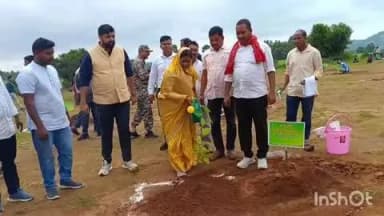 बलरामपुर: कोठली में हरित विकास का नया अध्याय, एक ही स्थल पर लगाए गए 1717 नाशपाती के पौधे