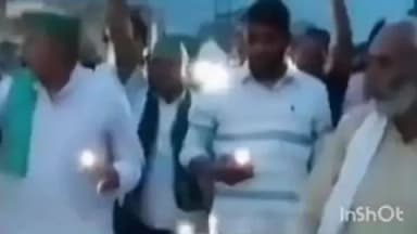 सादाबाद: सादाबाद में प्रतियोगी परीक्षाओं में पारदर्शिता और छात्रों को न्याय दिलाने के लिए भाकियू और युवाओं ने निकाला टॉर्च मार्च