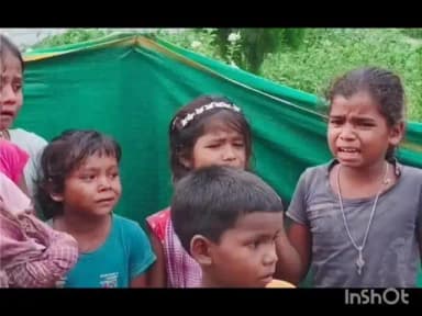 अमड़ापाड़ा: नशेड़ियों की धमकी से सहमे आदिम जनजाति के बच्चे, स्कूल छोड़ प्रखंड कार्यालय में ली शरण
