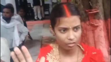मिर्ज़ापुर: कचहरी परिसर में कोर्ट मैरिज करने आए प्रेमी-प्रेमिका को अधिवक्ताओं ने पीटा, वीडियो सोशल मीडिया पर हुआ वायरल