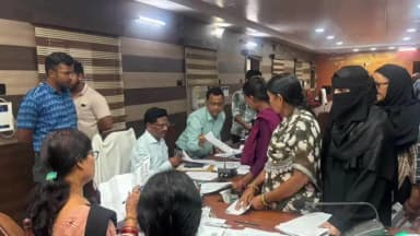ଝାରସୁଗୁଡା: ସ୍ୱତନ୍ତ୍ର ସଘନ ସଂଶୋଧନ ୨୦୨୬; ଝାରସୁଗୁଡ଼ା ଜିଲ୍ଲାରେ ସମୀକ୍ଷା କଲେ ମୁଖ୍ୟ ନିର୍ବାଚନ ଅଧିକାରୀଙ୍କ କାର୍ଯ୍ୟାଳୟର ବରିଷ୍ଠ ଅଧିକାରୀ