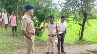 जयसिंहनगर: चंदौरा गांव में झाड़फूंक करने वाले बाबा की हत्या, एसपी ने घटनास्थल का निरीक्षण किया