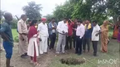 रायबरेली: ओई गांव में खेत में रहस्यमयी सुरंग मिलने से मचा हड़कंप, प्रशासनिक अधिकारियों की मौजूदगी में जांच-पड़ताल जारी