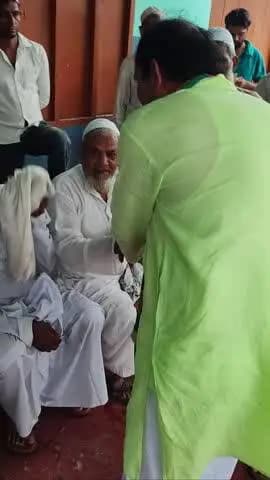 धनौरा: #धनौरा_विधानसभा_जिला_अमरोहा के गांव भगवानपुर में #जितेन्द्र_प्रताप_सिंह ने जनसंपर्क किया
#धनौरा_मांगे_जितेन्द्र