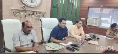 जौनपुर: सड़क हादसे कम करने की तैयारी, डीएम ने बनाई नई कार्ययोजना