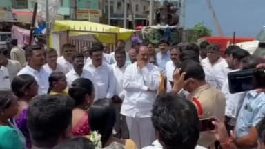 హనుమకొండ: పరకాల పట్టణంలో చేపల మార్కెట్ను సందర్శించిన ఎమ్మెల్యే ప్రకాష్ రెడ్డి