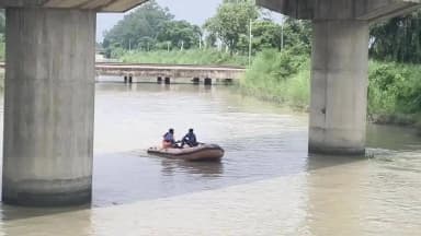 नजीबाबाद: ग्राम जहानाबाद निवासी व्यक्ति के गंग नहर में डूबने की आशंका नहर में की जारही तलाश।