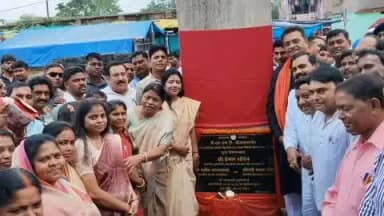 गोला: सांसद और विधायक ने गोला दैनिक बाज़ार सुंदरीकरण कार्य का किया शिलान्यास, किसान व व्यापारियों को मिलेगा लाभ