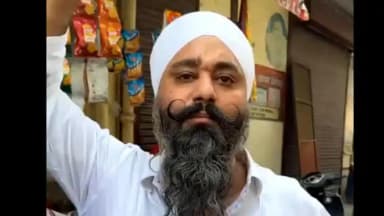 ਜਲੰਧਰ 1: ਮਖਦੂਮਪੁਰੇ ਵਿਖੇ ਘਰਾਂ ਦੇ ਵਿੱਚ ਬਿਜਲੀ ਦੀ ਸਪਲਾਈ ਬੰਦ ਹੋਣ ਤੇ ਇਲਾਕਾ ਨਿਵਾਸੀਆਂ ਨੇ ਕਿੱਤਾ ਰੋਸ਼