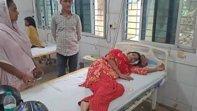 जमुई: आमीन गांव में ससुराल वालों ने बहु को लोहे की रड से मारकर किया घायल, सनकी पति ने ग्रामीणों के बीच दिया तलाक