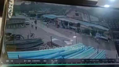 कोंडागांव: फरसगांव के शंकरपुर रोड पर बाइक-कार की टक्कर, CCTV में कैद वीडियो सोशल मीडिया पर हो रहा वायरल
